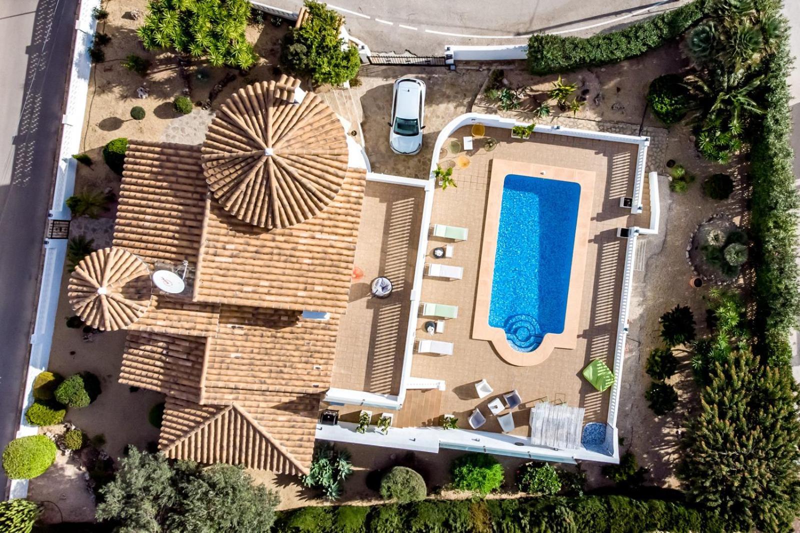 Guzman - Anneida Villa Calp